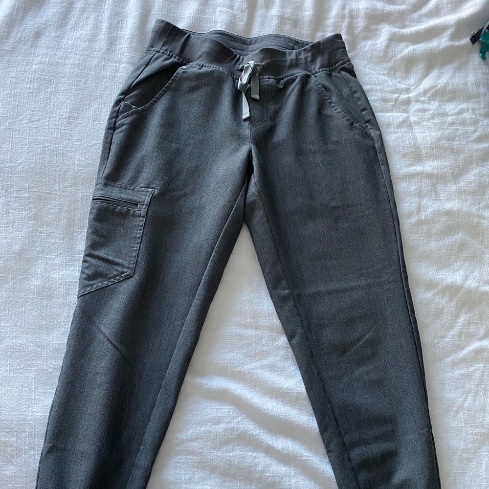 Women’s Figs Gray Scrubs bottoms